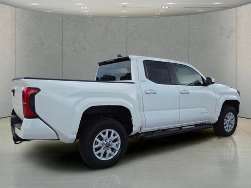 Used 2025 Toyota Tacoma SR5 RWD image 4
