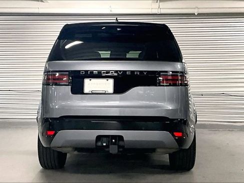 Certified 2025 Land Rover Discovery Dynamic SE AWD/4WD image 3