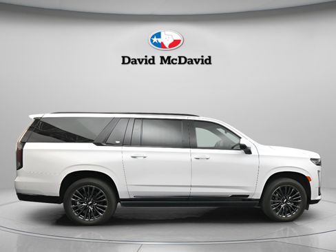 Used 2023 Cadillac Escalade ESV Sport w/ Touring Package AWD/4WD image 9