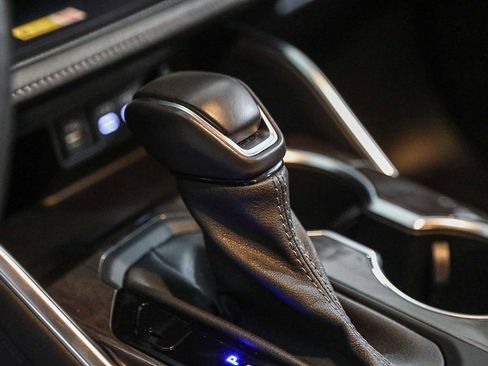 Used 2023 Toyota Highlander Limited image 21