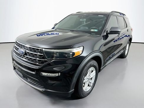 Used 2020 Ford Explorer XLT w/ Equipment Group 202A AWD/4WD image 4