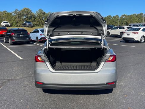 Used 2025 Toyota Camry LE image 16