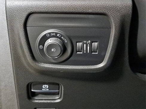 Used 2023 Jeep Grand Cherokee Limited image 22