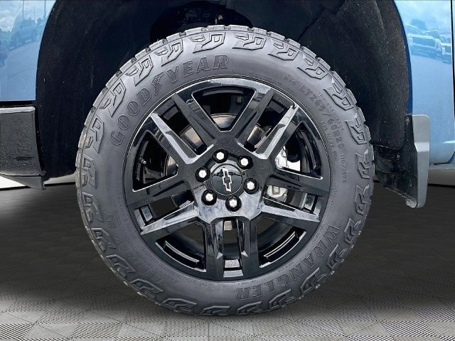 Used 2024 Chevrolet Silverado 1500 Custom Trail Boss w/ Dark Appearance Package AWD/4WD image 7