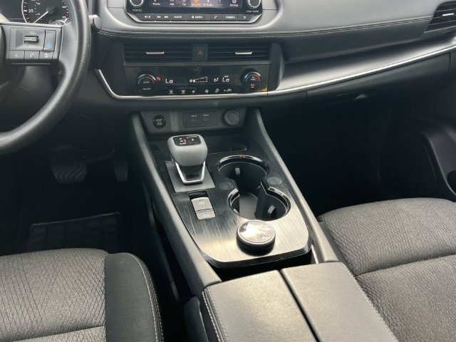Used 2024 Nissan Rogue SV AWD/4WD image 17