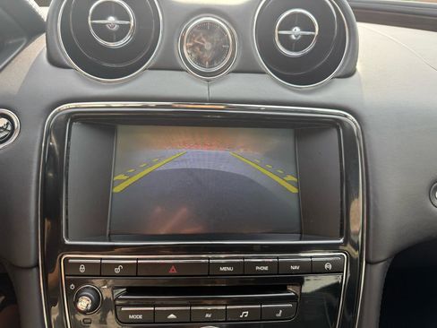 Used 2015 Jaguar XJ L Portfolio RWD image 12