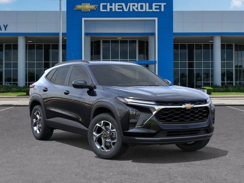 New 2026 Chevrolet Trax LT w/ Sunroof Package FWD image 7