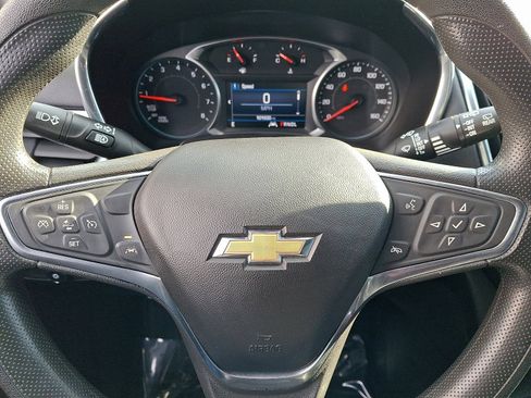 Used 2020 Chevrolet Equinox LT image 18