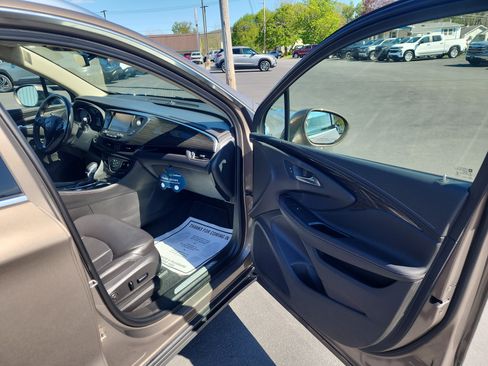 Used 2018 Buick Envision Essence FWD image 33