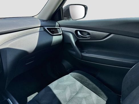 Used 2014 Nissan Rogue SV FWD image 26
