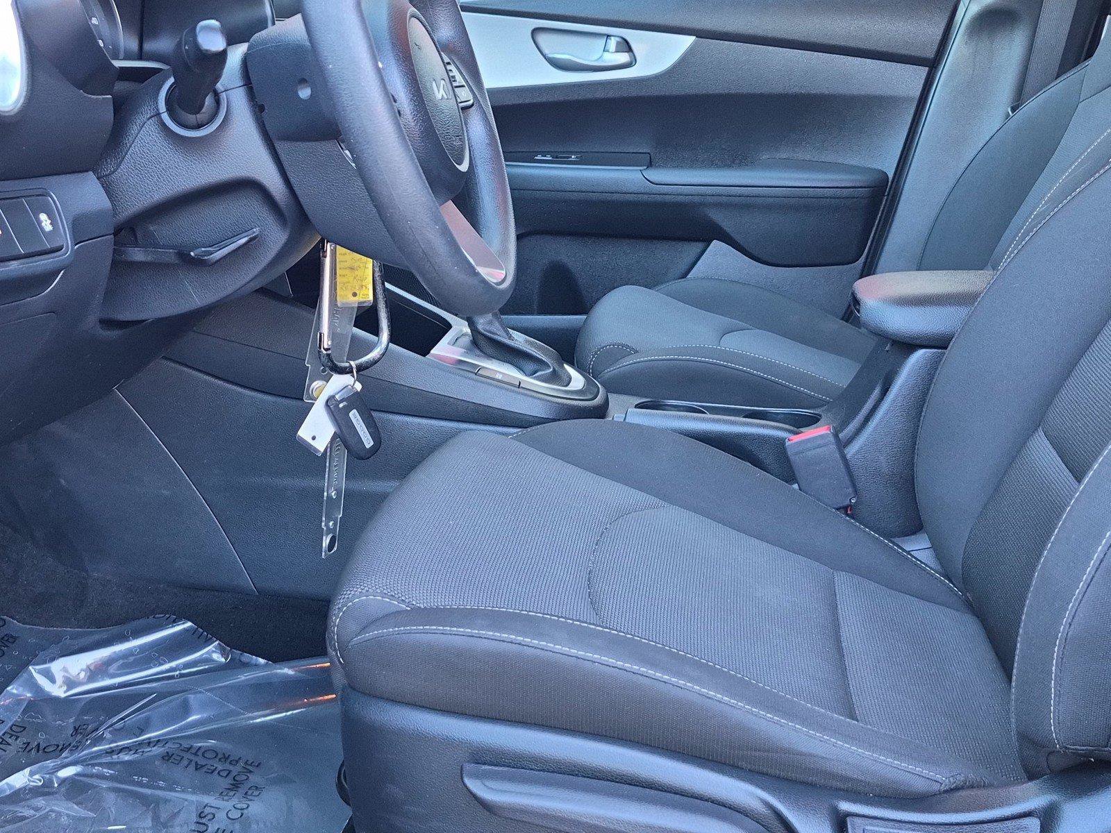 Used 2024 Kia Forte LXS w/ LXS Technology Package FWD image 18