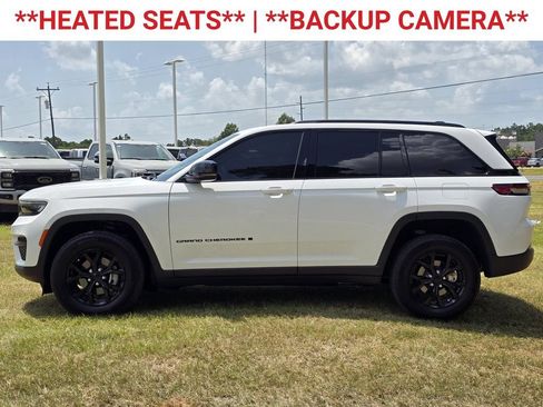 Used 2025 Jeep Grand Cherokee Altitude AWD/4WD image 5