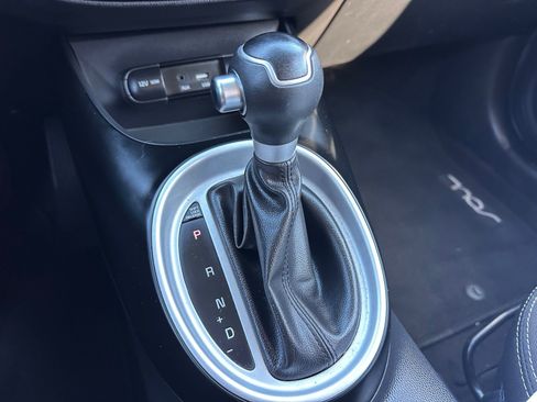 Used 2017 Kia Soul Base image 14