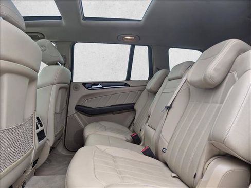 Used 2015 Mercedes-Benz GL 450 4MATIC image 21