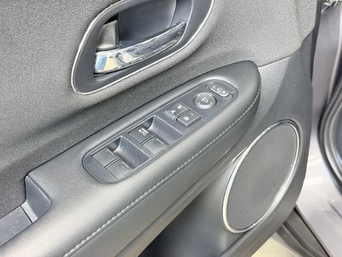 Used 2022 Honda HR-V EX image 10