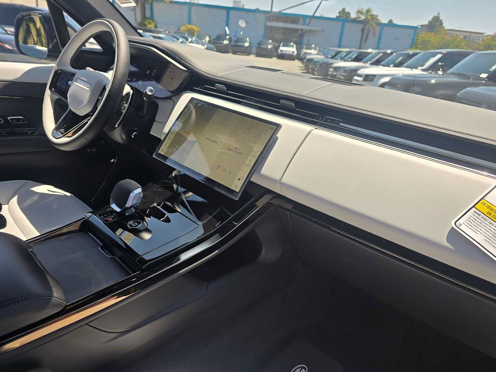 New 2026 Land Rover Range Rover Sport Dynamic SE AWD/4WD image 11
