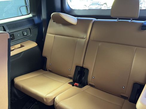 Used 2025 Hyundai Santa Fe Limited image 23