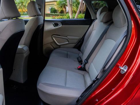 Used 2020 Kia Soul LX image 40