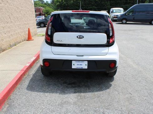 Used 2018 Kia Soul FWD image 5