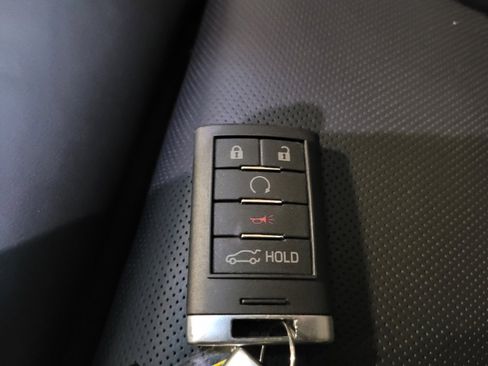 Used 2013 Cadillac XTS Premium image 32