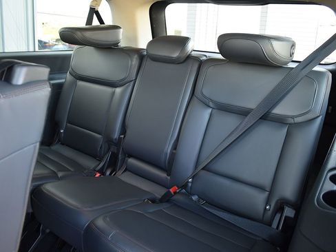 Used 2025 Ford Expedition Max Active AWD/4WD image 7
