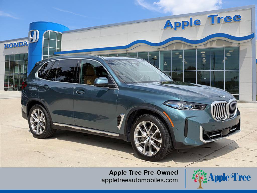 Used 2024 BMW X5 xDrive40i w/ Premium Package AWD/4WD image 2