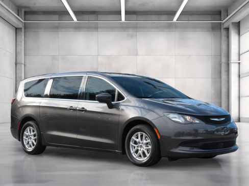 Certified 2023 Chrysler Voyager LX FWD image 1