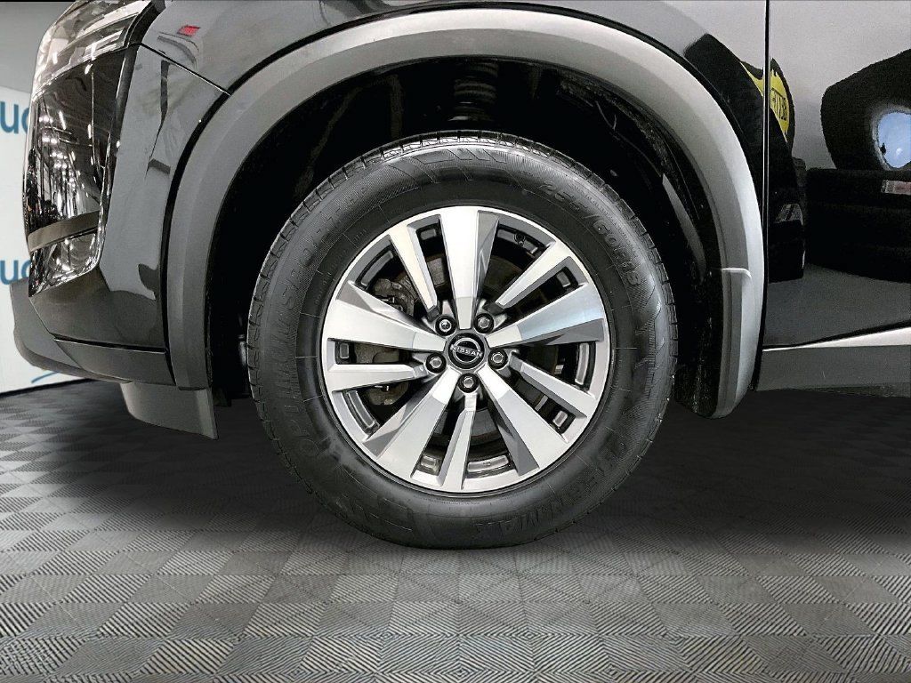 Used 2023 Nissan Pathfinder SL w/ Lighting Package (N92) AWD/4WD image 7