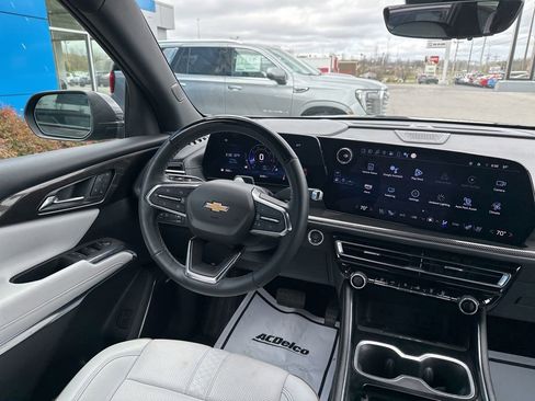 Used 2024 Chevrolet Traverse RS FWD image 21