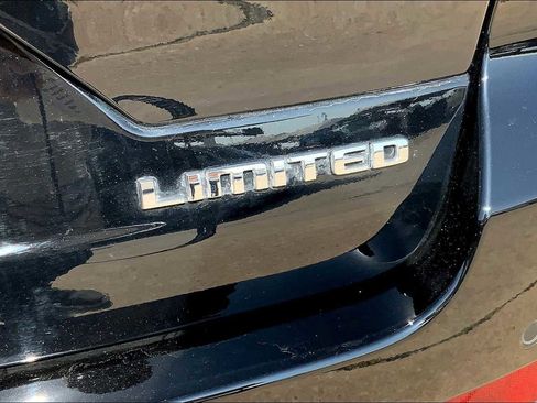 Used 2024 Jeep Grand Cherokee Limited image 9