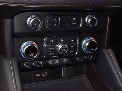 Used 2021 GMC Yukon AT4 w/ AT4 Premium Plus Package image 34