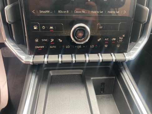 Certified 2024 GMC Acadia Elevation w/ Luxury Package AWD/4WD image 44
