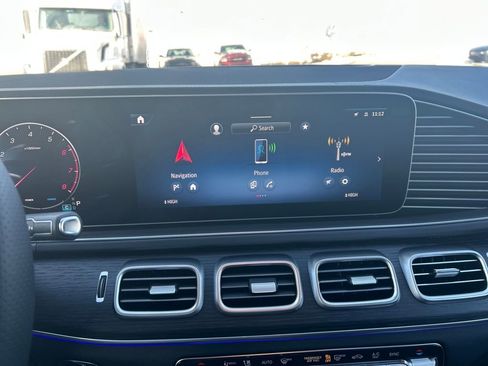 New 2026 Mercedes-Benz GLS 450 4MATIC image 12