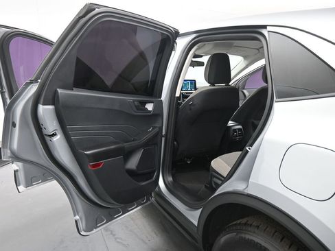 Used 2022 Ford Escape SE image 18