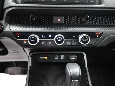 Used 2024 Honda CR-V EX image 9