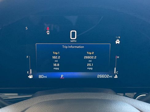 Used 2024 Chevrolet Trax ACTIV w/ Sunroof Package FWD image 32