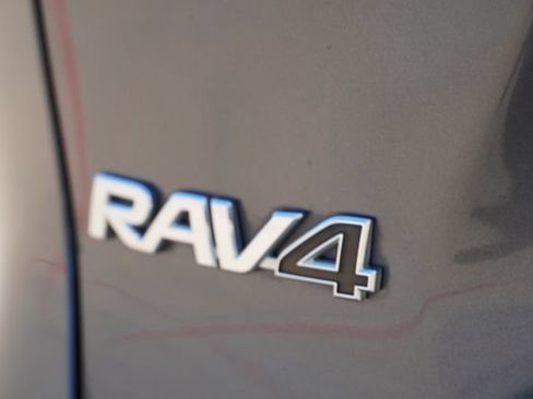 Used 2023 Toyota RAV4 XLE FWD image 10