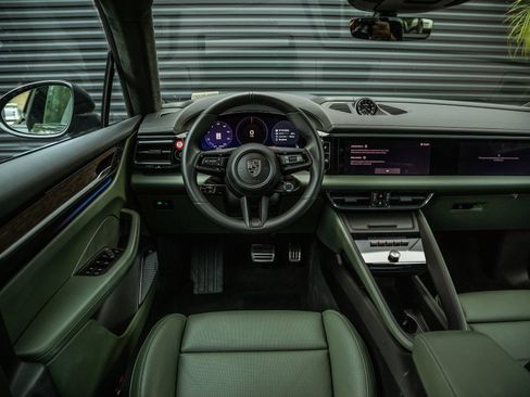 Certified 2025 Porsche Macan Turbo Electric AWD/4WD image 11