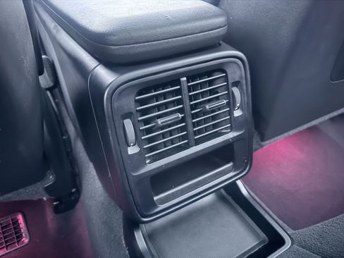 Used 2023 Porsche Taycan image 27