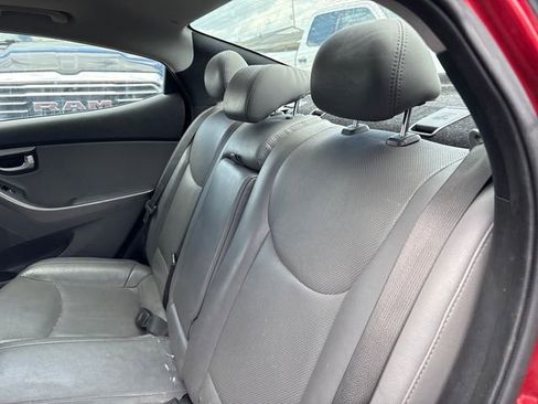 Used 2015 Hyundai Elantra Limited w/ Option Group 05 FWD image 11