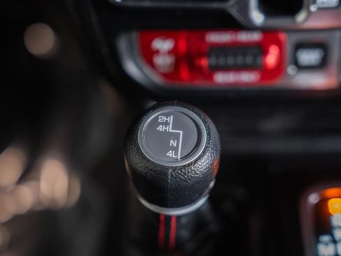 Used 2019 Jeep Wrangler Unlimited Rubicon AWD/4WD image 25