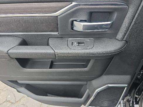 New 2026 RAM 2500 Laramie AWD/4WD image 21