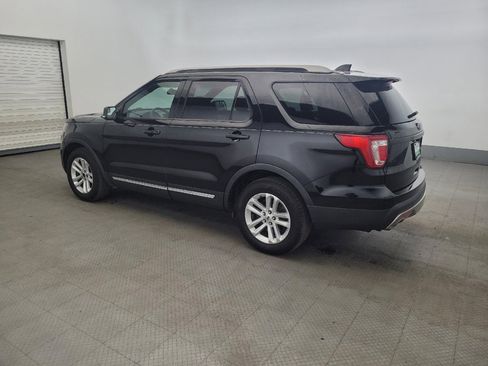 Used 2017 Ford Explorer XLT FWD image 3