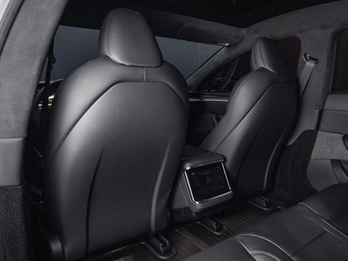 Used 2021 Tesla Model S Plaid image 37