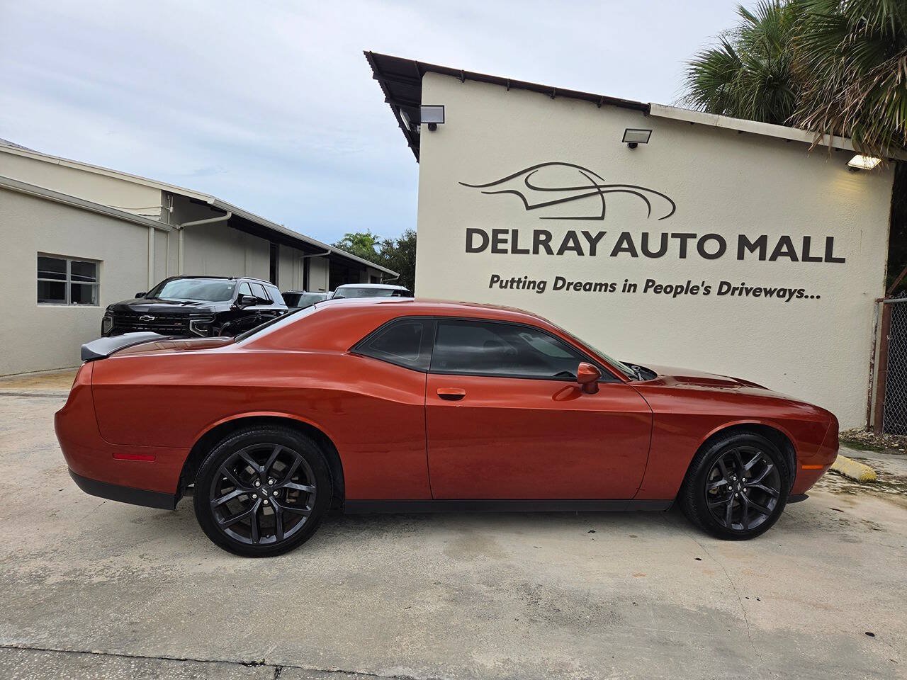 Used 2022 Dodge Challenger SXT w/ Blacktop Package RWD image 4