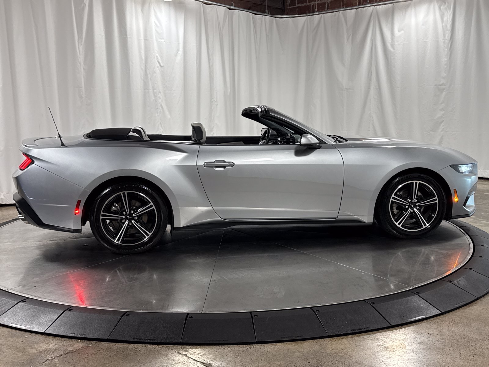 Used 2024 Ford Mustang Premium RWD image 6