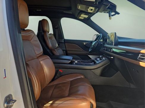 Used 2023 Lincoln Aviator Reserve w/ Equipment Group 201A image 13
