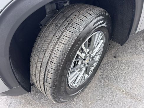 Used 2024 Chevrolet Traverse LT image 14