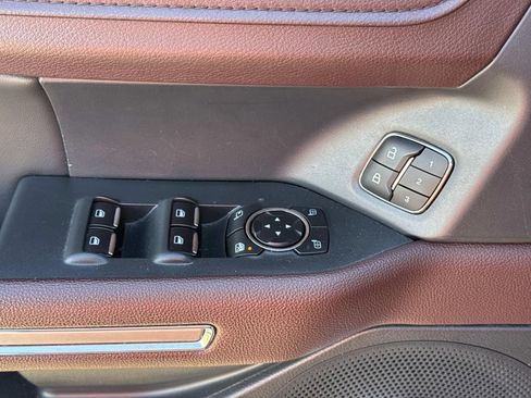 Used 2024 Ford Expedition Limited image 22