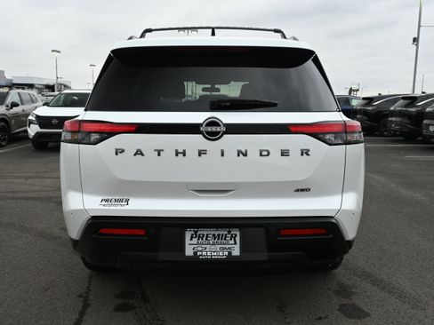 New 2026 Nissan Pathfinder SV image 7